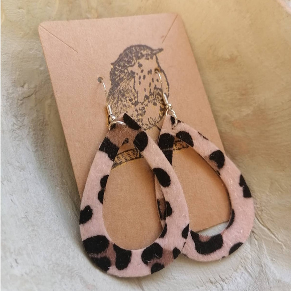 Faux Fur Cheetah Hollow Out Teardrop Dangle Earrings - Picture 9 of 9